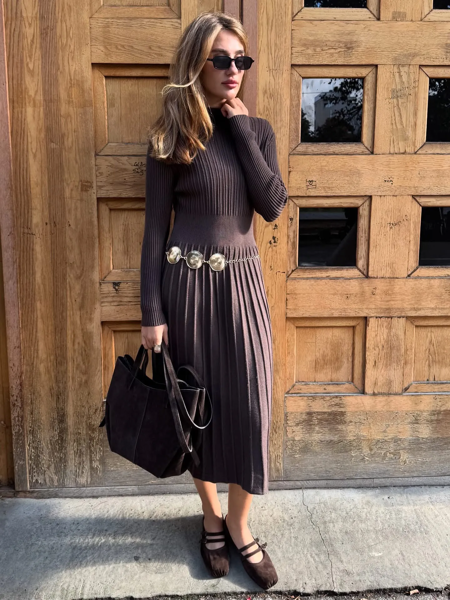 Ribbed Knit Pleated Midi Dress | CHOCOLATE
