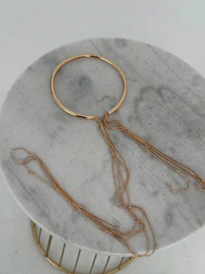 Circular necklace with hanging strands | GOLD Circular necklace with hanging strands | GOLD